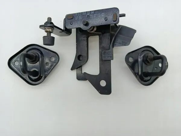 Mercedes SLK R172 Konepeltilukko OEM A1728800264 image 2