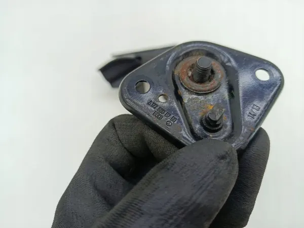Mercedes SLK R172 Konepeltilukko OEM A1728800264 image 4