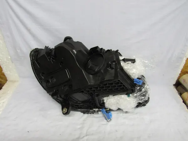 Linker Mercedes W206 Full LED Digitale Licht image 5