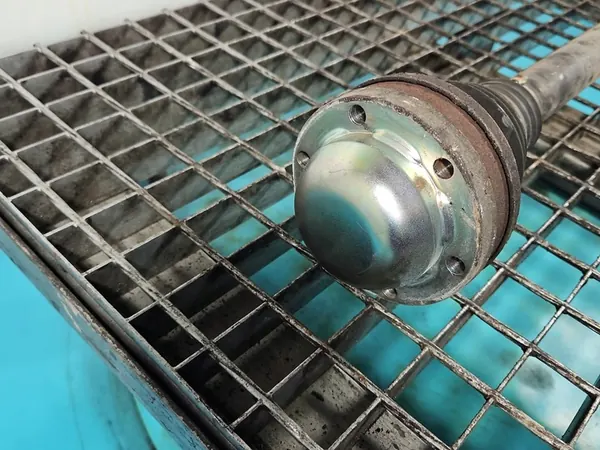 Höger bakaxel Audi A5 8T 2.0 TFSI image 3