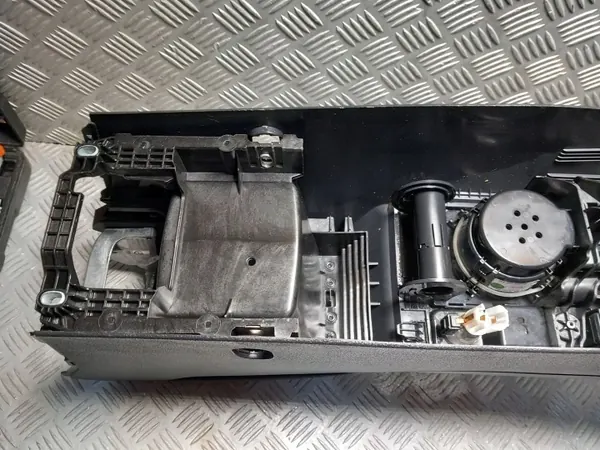 Middenarmsteun VW Golf VII Lift OEM 5G0864251D image 8