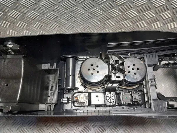 Middenarmsteun VW Golf VII Lift OEM 5G0864251D image 9