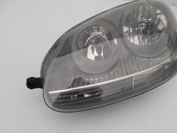 Etupolttimo VW Golf V 5 Vasemmalle Hella image 5