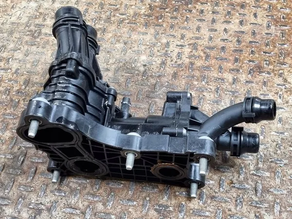 Carcasa de termostato Skoda Superb B8 2020 05L121111Q image 5