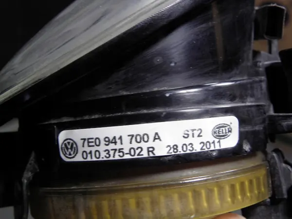 VW T5 LIFT // HALÓGENO DERECHO 7E0941700A image 4