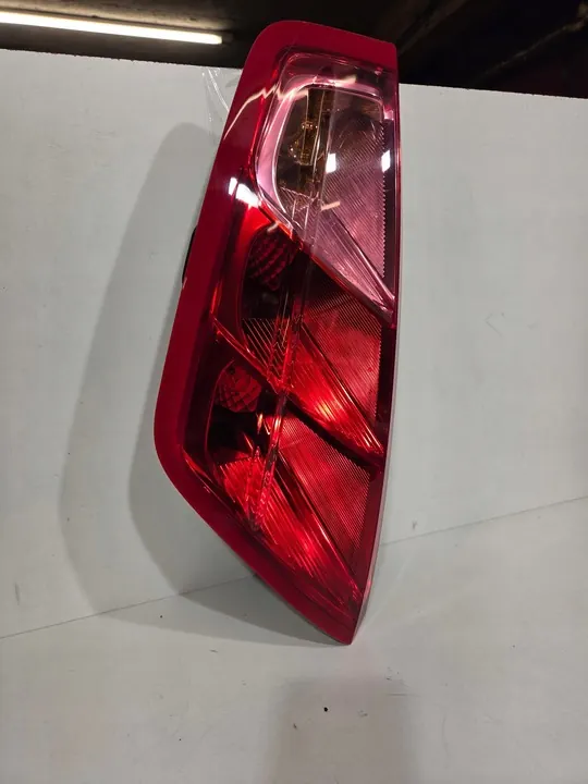 Luz trasera izquierda 51701589 Fiat Grande Punto 2005- image 2