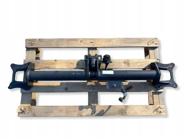 Gancho de remolque Tesla Model X OEM AB6222500068 - Usado image 2