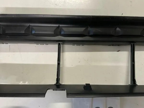 Ford Galaxy MK4 Luftintagsratt OEM LM2B8314A image 9