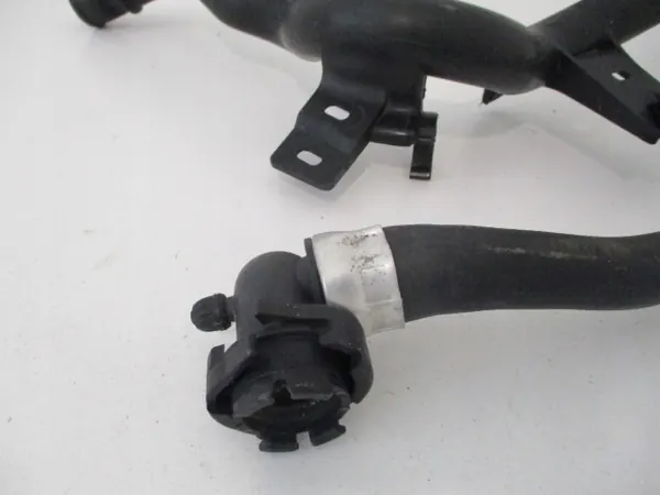 CITROEN C3 II 1.4 Jäähdytysjärjestelmän Letkut image 8