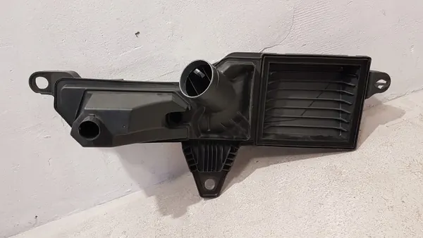BMW Luchtfilterhuis OEM 70516703 - Gebruikt image 6