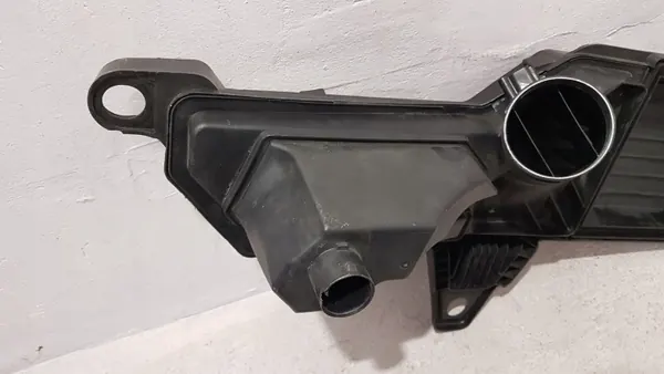 BMW Luchtfilterhuis OEM 70516703 - Gebruikt image 7