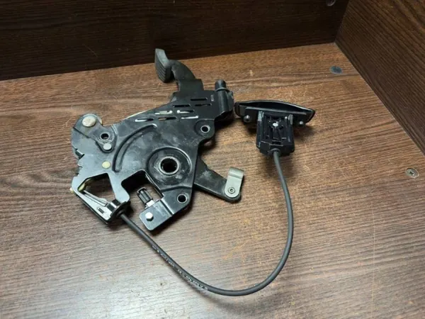 Mercedes-Benz Handremhendel OEM 6394201185 image 5