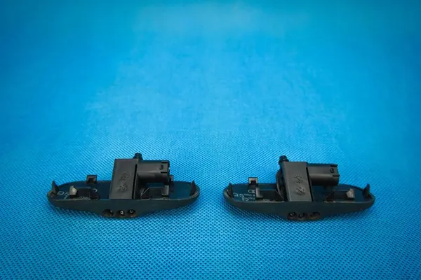 Audi Q5 SQ5 Hood Washer Nozzles 8R0955987B 8R0955988B image 2