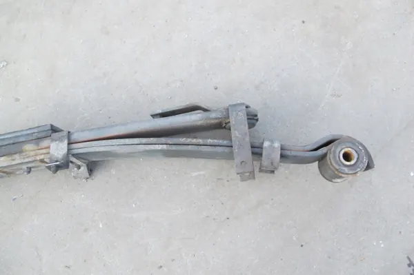 Toyota Dyna Hinterfeder OEM RESOR LEWY - 3 Blätter image 4