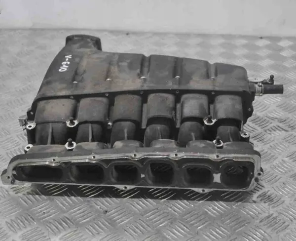 Colector de admisión usado OEM 31033897 para Bentley image 3