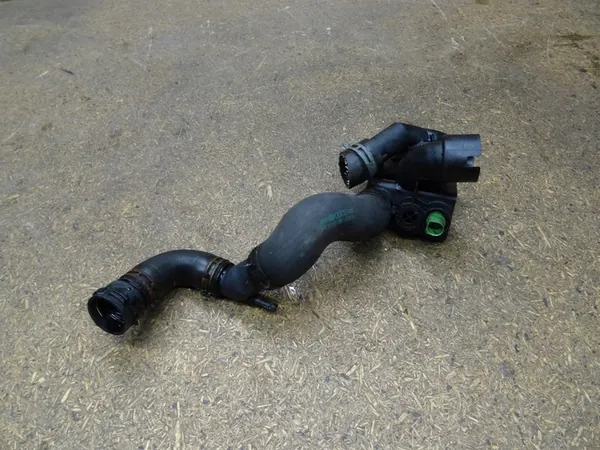 Carcasa de termostato para GOLF IV LEON I 2.3 V5 AQN image 2