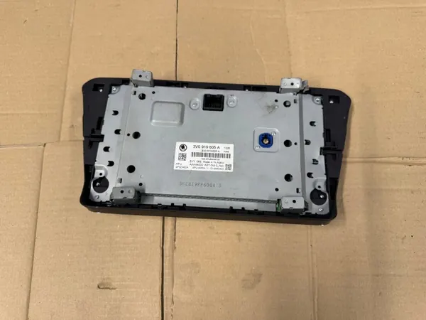 Skoda Superb III 2.0d Radio Navigatie Display OEM 3V0919605A image 5