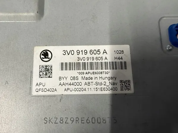 Skoda Superb III 2.0d Radio Navigatie Display OEM 3V0919605A image 6