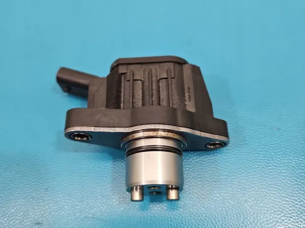 Soupape magnétique OEM 04E906048E pour Skoda Octavia IV image 3