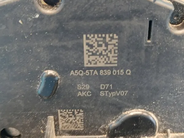 CUPRA FORMENTOR 2.0 TDI Vänster Bakdörrslås 2024 OEM image 9