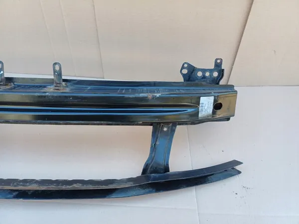 Etupuskuri VW Passat B6 image 3