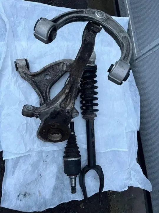Junta dianteira esquerda OEM A1673202313 Mercedes-Benz image 2
