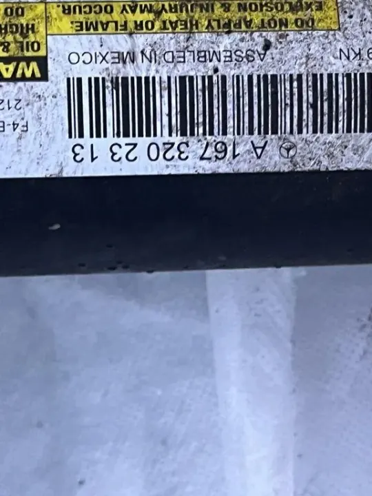 Junta dianteira esquerda OEM A1673202313 Mercedes-Benz image 5