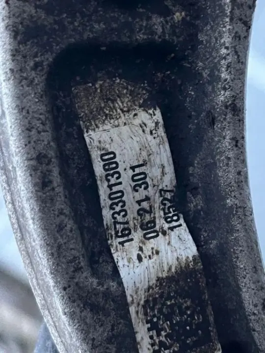 Junta dianteira esquerda OEM A1673202313 Mercedes-Benz image 8