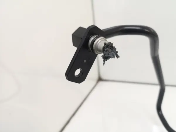Audi OE 8E0317818A Öljynjäähdytinlinja - Käytetty image 3