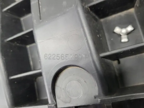 OEM 622565797R Etupuskurin alasuojus Renault Clio V:lle image 6