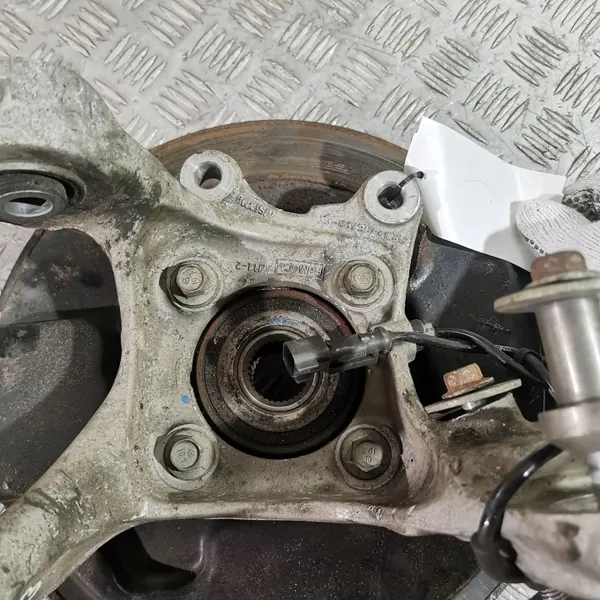 Achterwielnaaf Ford Mustang VI 2016 OEM FR3C5A971BB image 9