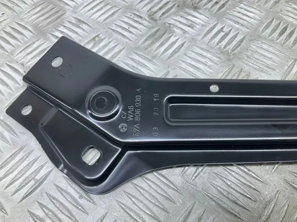 Skoda Karoq Rechter Vordersitzgurt-Halter - Gebraucht image 3