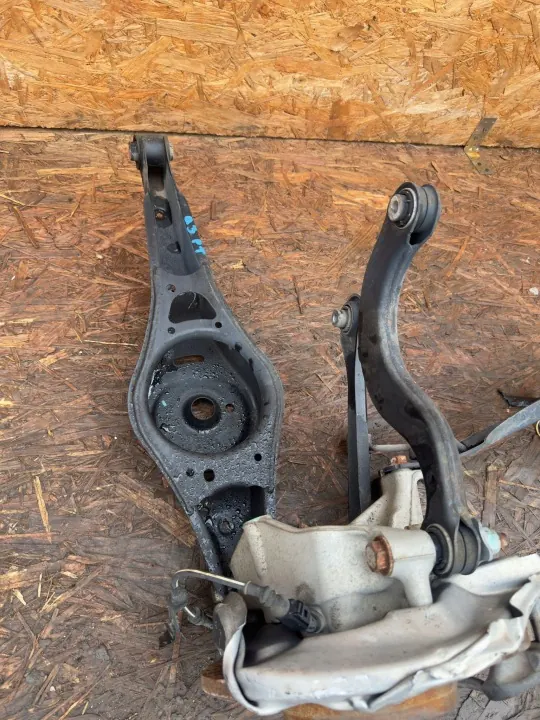 OEM ZWROTNICA WAHACZ PRAWY TYŁ VW TIGUAN II AUDI Q3 8U image 4