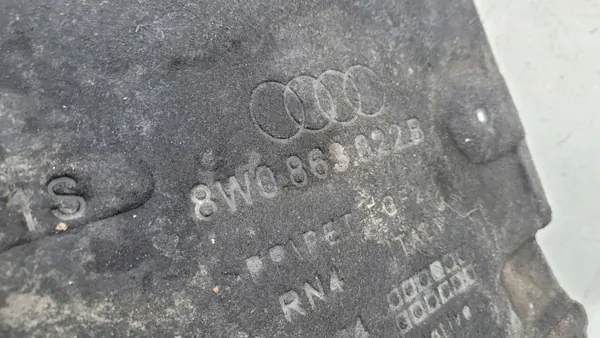 Audi A5 Växellådsskydd OEM 8W0863822B - Begagnad image 8