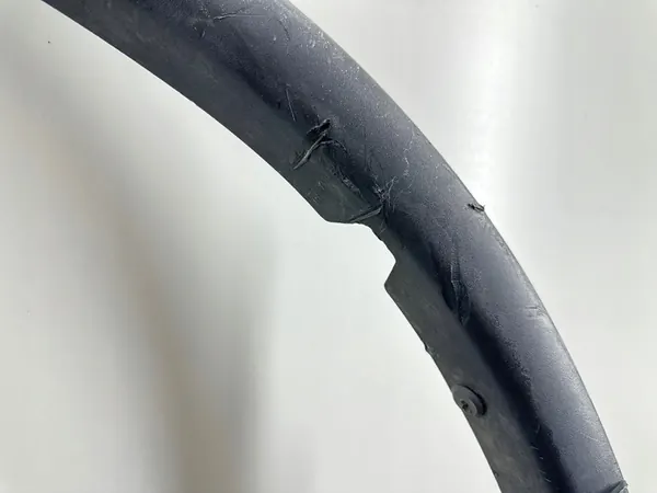 Etulokasuojan trimmi oikea Dodge Durango 2014- image 5