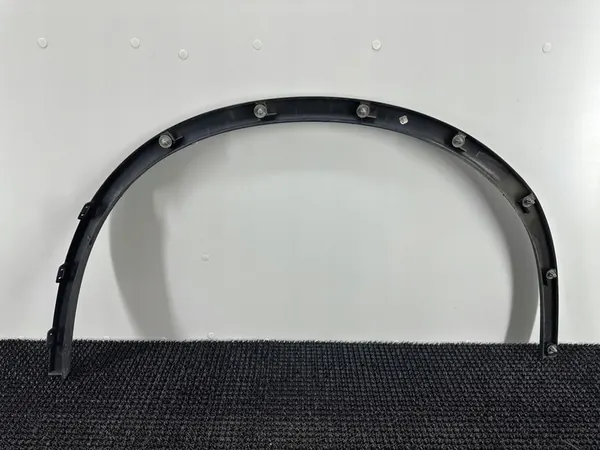 Etulokasuojan trimmi oikea Dodge Durango 2014- image 7