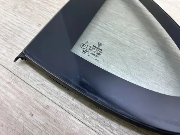 Vitre latérale arrière gauche OEM 971845297E Porsche Panamera image 5