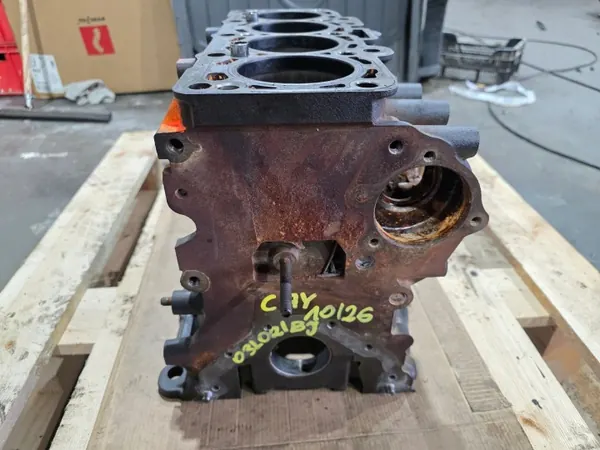 Bloco motor OEM 03L021BJ 10/26 para VAG 1.6 TDI image 3