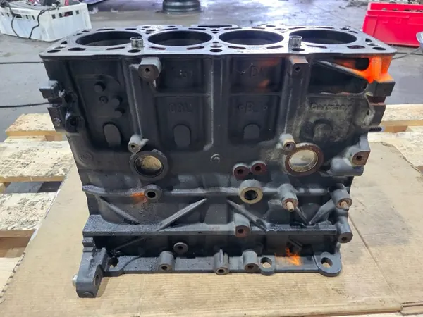 Bloco motor OEM 03L021BJ 10/26 para VAG 1.6 TDI image 4
