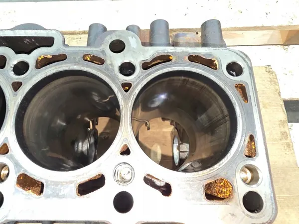 Bloco motor OEM 03L021BJ 10/26 para VAG 1.6 TDI image 6