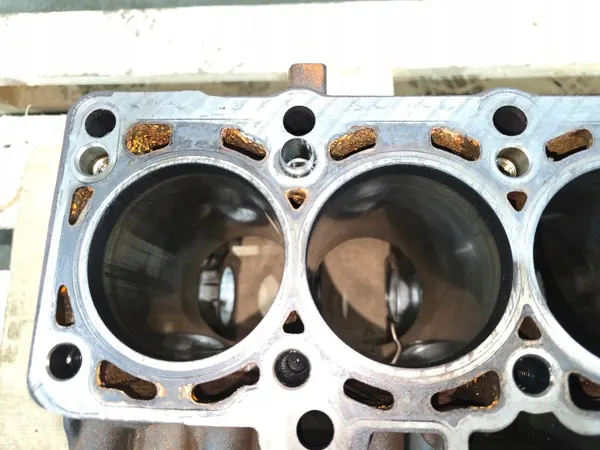 Bloco motor OEM 03L021BJ 10/26 para VAG 1.6 TDI image 8