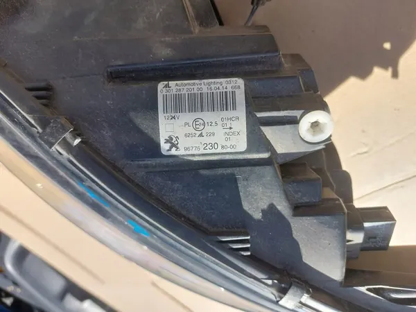 Faros Izquierdo Peugeot 308 T9 Lift image 8