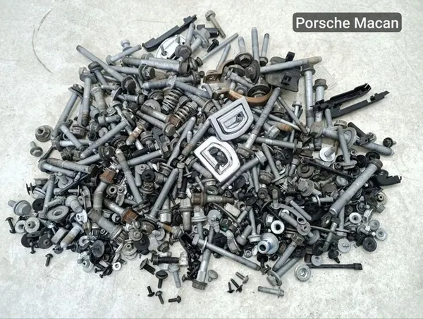 Ensemble de boulons Porsche MACAN 2015 OEM 281530 image 1