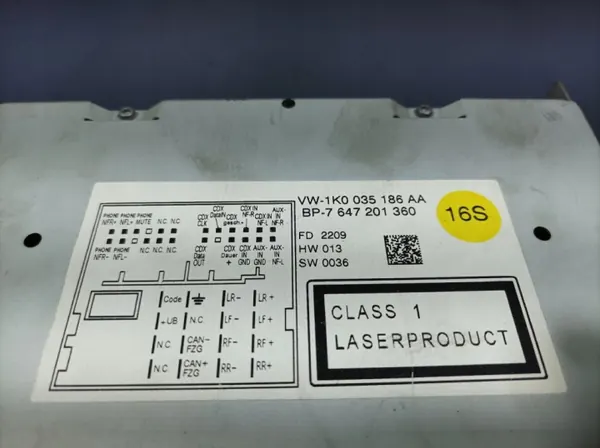 VW Passat B6 Lift Radio CD OEM 1K0035186AA image 5