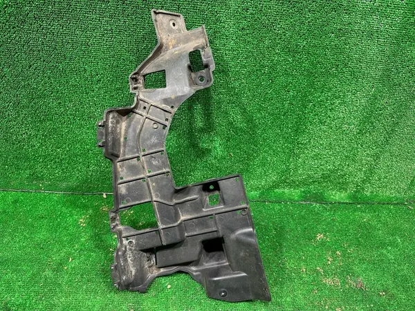 Exhaust Mounting Mercedes C-Class W205 AMG Left Rear A2058850100 image 4