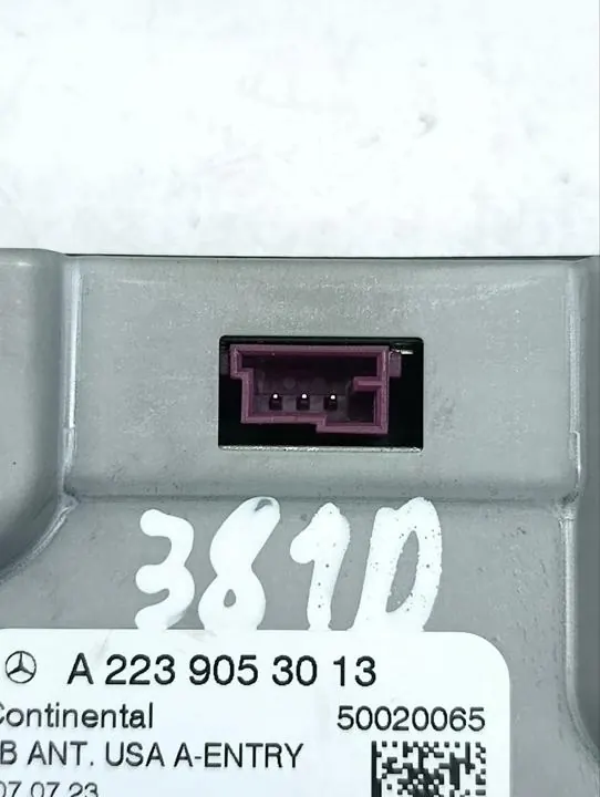Antenne Mercedes-Benz OEM A2239053013 pour EQS SUV 2023 image 7