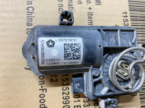 Flange de escape esquerda OEM 68239269 para Dodge Charger/Challenger image 3