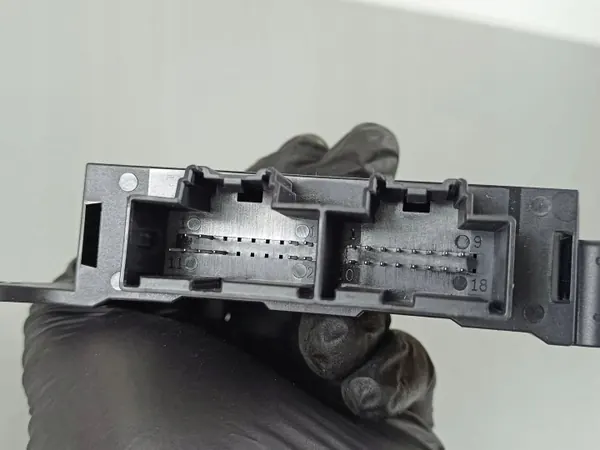 Jeep Grand Cherokee WL Controllers OEM 68375589AD image 5