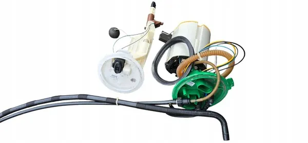 AUDI A4 B7 2.0 TFSI Brandstofpomp Assemblage 8E0919051AK image 2