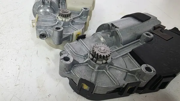 Motor de techo solar SILNICZKI SYZBERDACHU Renault image 6